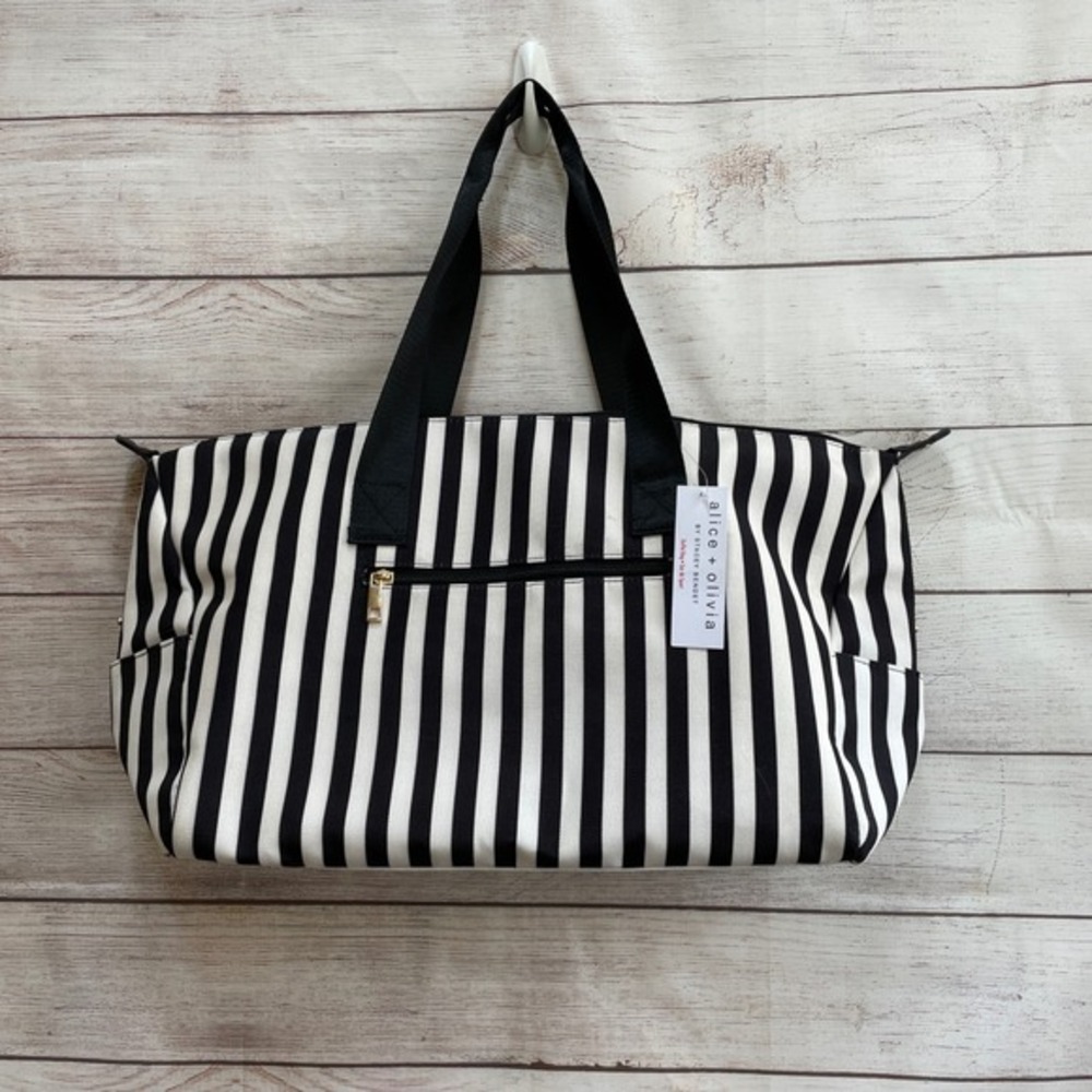 NEW WITH TAGS ALICE & OLIIVIA BY STACY BENDET POSITANO STRIPE WEEKENDER TOTE